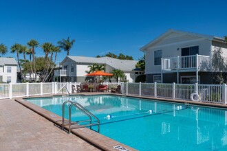 Mystic Bay Apartments in Largo, FL - Foto de edificio - Building Photo