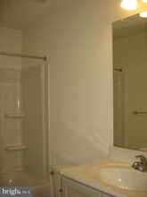 21 Darien Dr in Bunker Hill, WV - Building Photo - Building Photo