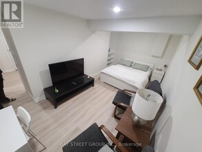 38 Ironshield Crescent in Markham, ON - Building Photo - Building Photo