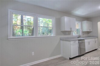 1300 Sharon Dr in Waxhaw, NC - Building Photo - Building Photo