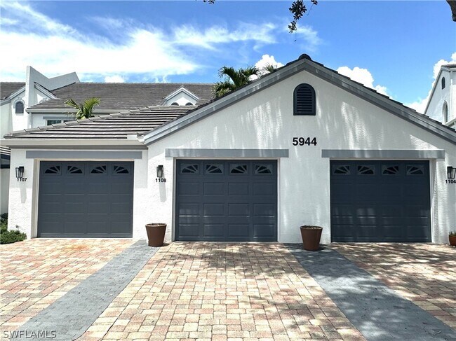 property at 5944 Sand Wedge Ln