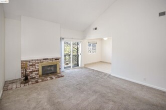 8797 Mountain Blvd in Oakland, CA - Building Photo - Building Photo