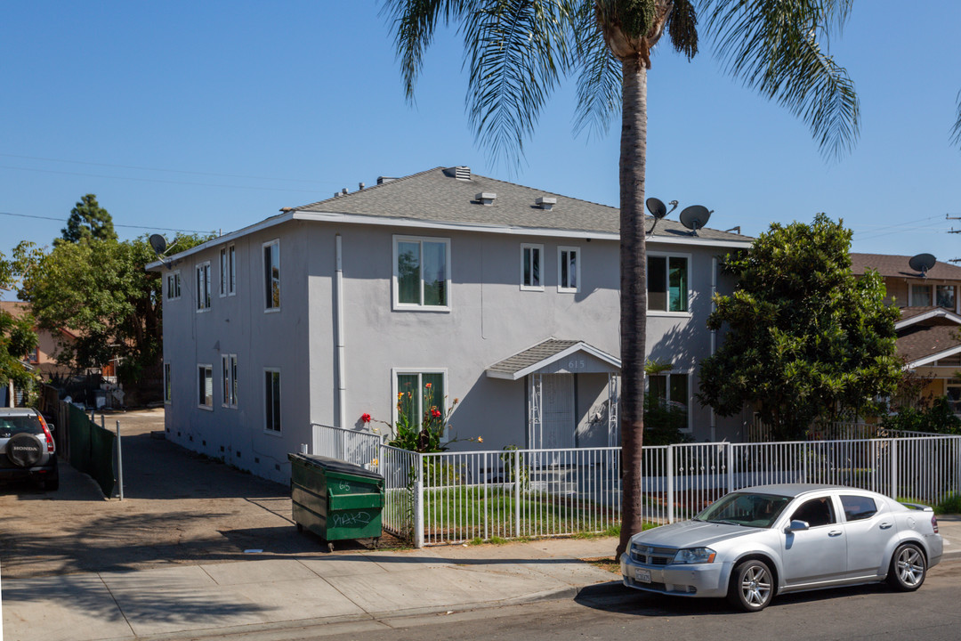 615 S Broadway in Santa Ana, CA - Foto de edificio