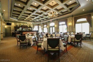 6015 Pinnacle Ln in Naples, FL - Building Photo