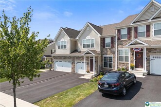366 Pennycress Rd in Allentown, PA - Building Photo - Building Photo
