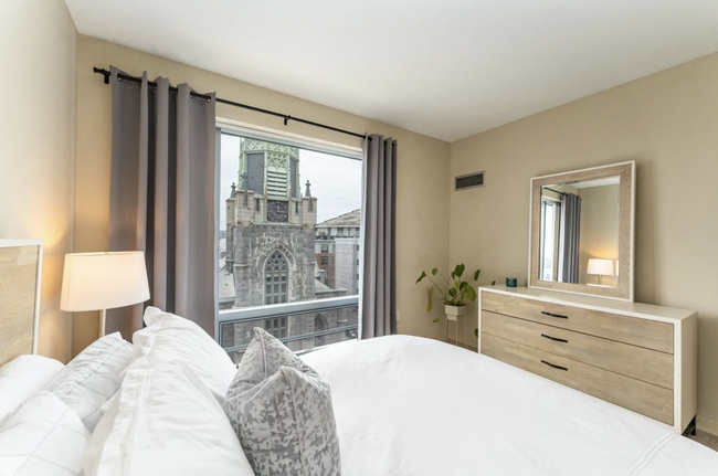 52 W Broadway, Unit 208