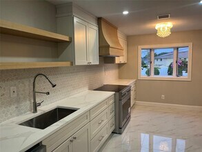 89 Harvest Ln in Commack, NY - Foto de edificio - Building Photo