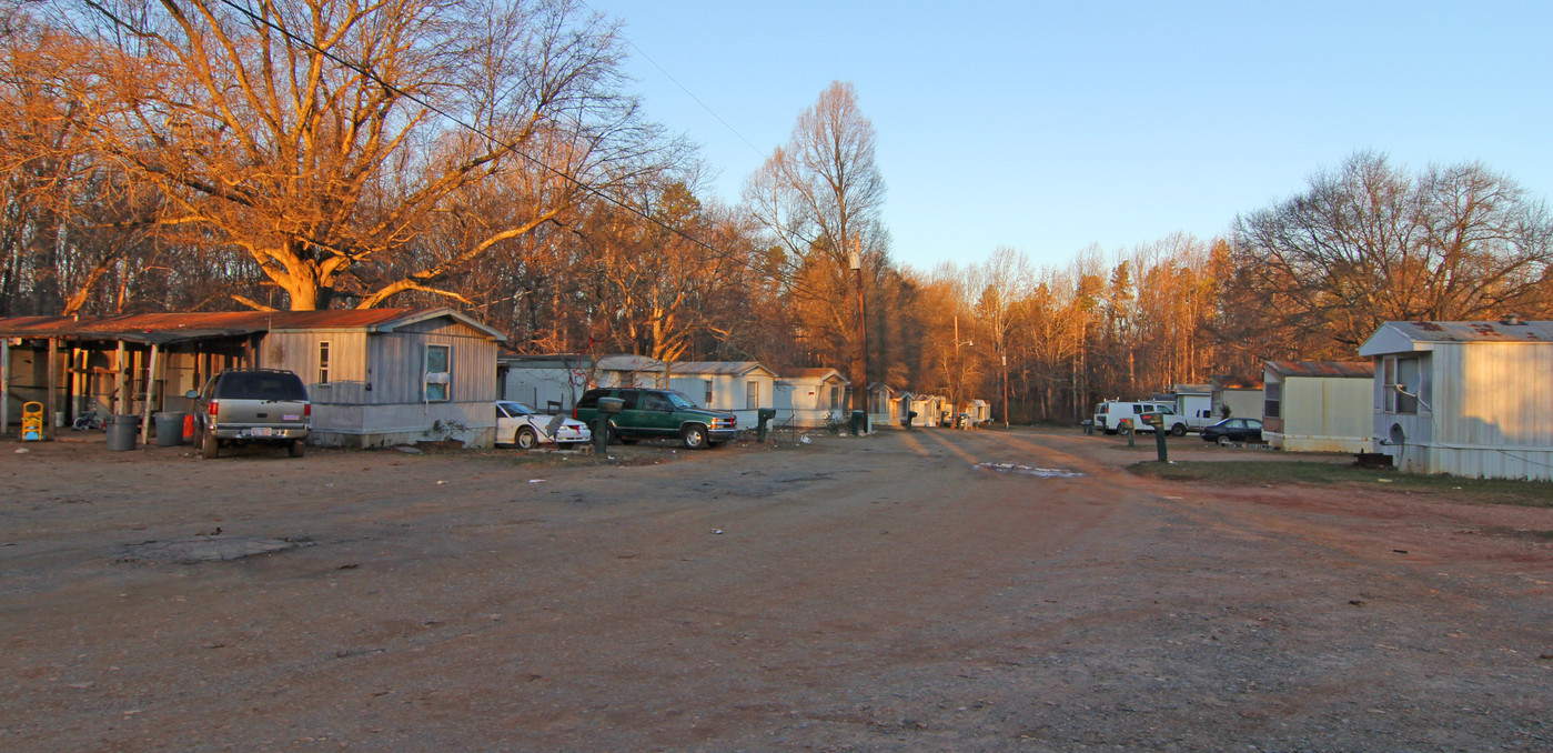 4301 Perkins Rd in Charlotte, NC - Building Photo