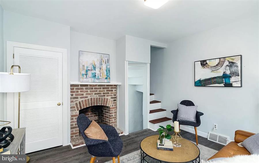 233R Bainbridge St Photo