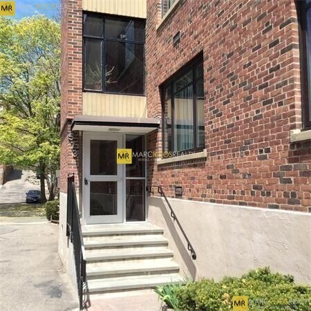 573 Washington St, Unit #19 in Brookline, MA - Foto de edificio - Building Photo