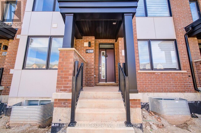 3240 Sixth Line in Oakville, ON - Building Photo - Building Photo