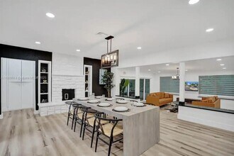2100 SW 28th Way in Fort Lauderdale, FL - Building Photo - Building Photo