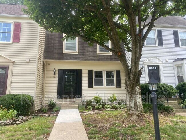 6626 Birchleigh Way in Alexandria, VA - Foto de edificio - Building Photo