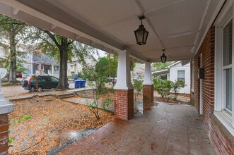 2204 College St in Columbia, SC - Foto de edificio - Building Photo