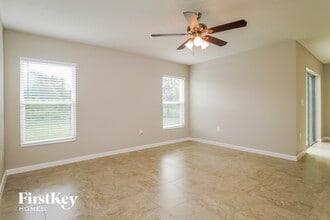 236 Southern Breeze Lp in Winter Haven, FL - Foto de edificio - Building Photo