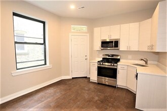 2752 N Richmond St, Unit 2 in Chicago, IL - Building Photo - Building Photo