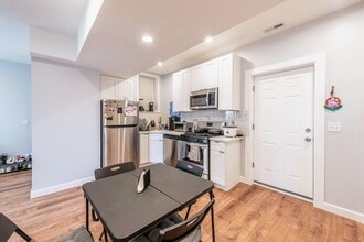 7331 N Honore St, Unit GA in Chicago, IL - Building Photo - Building Photo