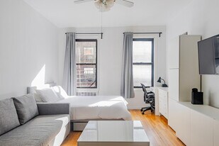 318 E 80th St, Unit SI ID1032025P in New York, NY - Building Photo