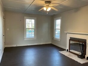 89 W Ivey St in Baxley, GA - Building Photo - Building Photo