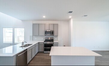 2307 Stonewater Cove in Texas City, TX - Building Photo - Building Photo