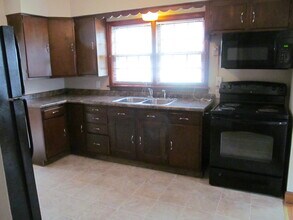 2231 Hamilton St SW in Cedar Rapids, IA - Building Photo - Building Photo