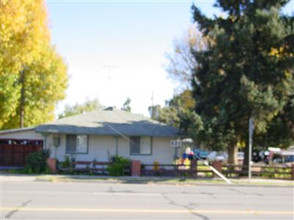 521 5th St in West Sacramento, CA - Foto de edificio - Other