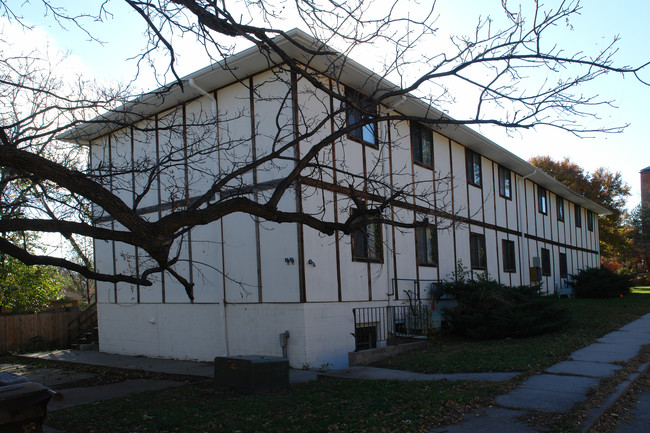 2032 E St in Lincoln, NE - Foto de edificio - Building Photo