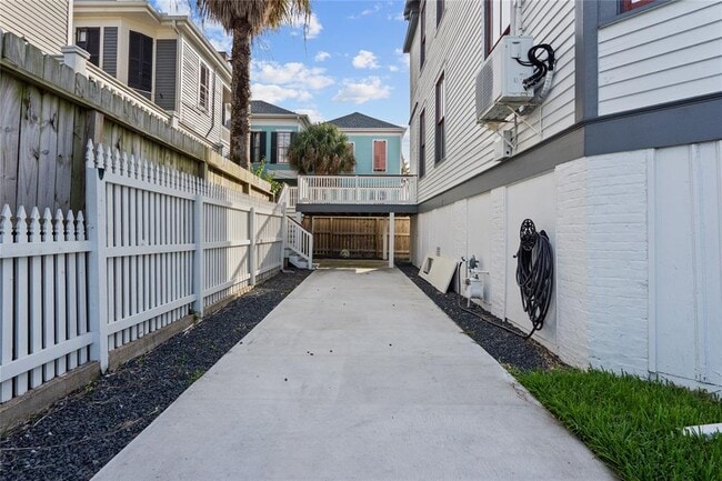 313 14th St in Galveston, TX - Building Photo - Building Photo