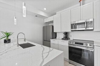 4234 Benning Rd NE in Washington, DC - Foto de edificio - Building Photo