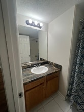 147 Lakeshore Dr in Lexington, KY - Building Photo - Building Photo