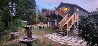 2201 Hundley Rd, Unit Barn Cabin in Cle Elum, WA - Building Photo