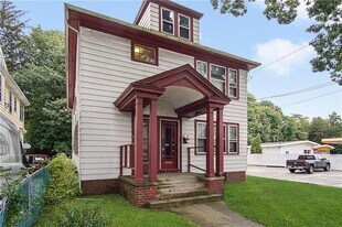 1012 Narragansett Blvd in Providence, RI - Building Photo