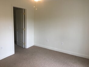 1211 Grants Dr, Unit 3105 in Morgantown, WV - Foto de edificio - Building Photo