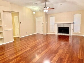 2921 Lake Valley Dr in Garland, TX - Building Photo - Building Photo