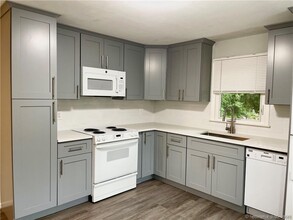 145 Rooster River Blvd in Bridgeport, CT - Building Photo - Building Photo