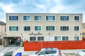 Chateau Vista Apartments in Oakland, CA - Foto de edificio - Building Photo