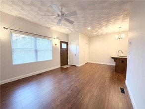 76 Morningside Dr in North Kingstown, RI - Building Photo - Building Photo