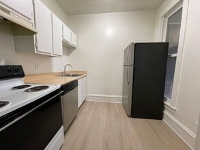 517 W Maple Ave in Independence, MO - Building Photo - Building Photo