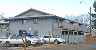 1215 S 16th Ave in Yakima, WA - Building Photo