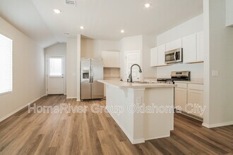 1206 Foal Dr in Guthrie, OK - Building Photo - Building Photo