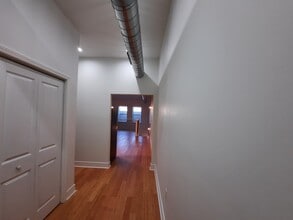 17 W Main St, Unit Loft in Lockport, NY - Foto de edificio - Building Photo