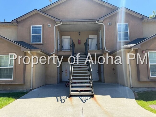 property at 1033 W Pine Ave