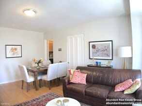 993 Memorial Dr-Unit -Apt 201 in Cambridge, MA - Building Photo - Building Photo