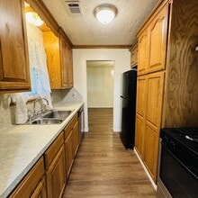 306 Landry Dr in Port Neches, TX - Building Photo - Building Photo
