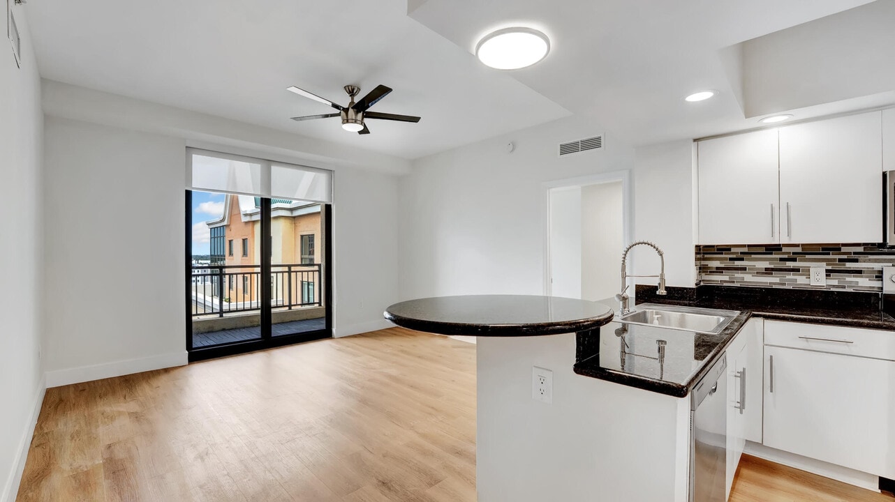 110 N Federal Hwy in Fort Lauderdale, FL - Foto de edificio