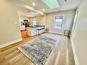 435 Foxon Rd in North Branford, CT - Foto de edificio - Building Photo