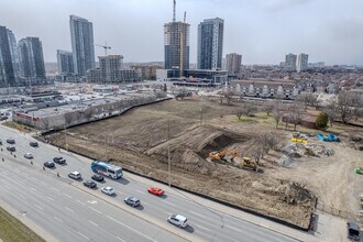 91 Eglinton Ave E in Mississauga, ON - Building Photo - Building Photo