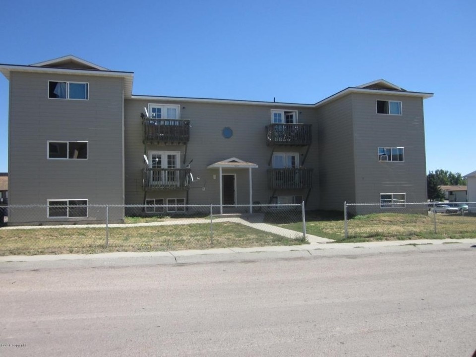 12 Plex in Gillette, WY - Foto de edificio