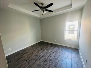 912 W Kohala Ave, Unit 1,2,3,4 in Alton, TX - Building Photo - Building Photo