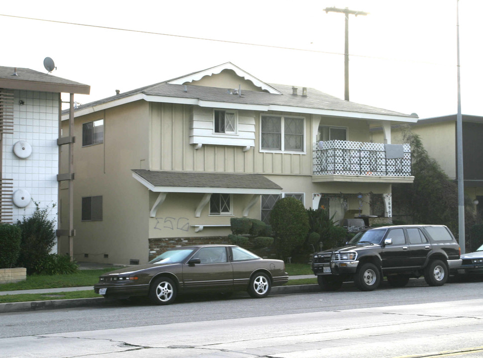 16908 S Vermont Ave in Gardena, CA - Building Photo